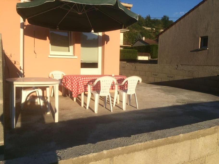 퐁지보 Le Coin Tranquille Au Pied Du Puy De Dome 아파트 외부 사진